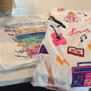 TAYLOR SWIFT Colorful Music and Book Themed Blanket With 3 Pillow Covers New